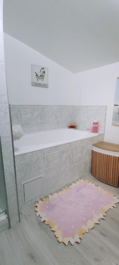 Studio Propre Et Cosy Le Mesnil-en-Vallée Eksteriør billede
