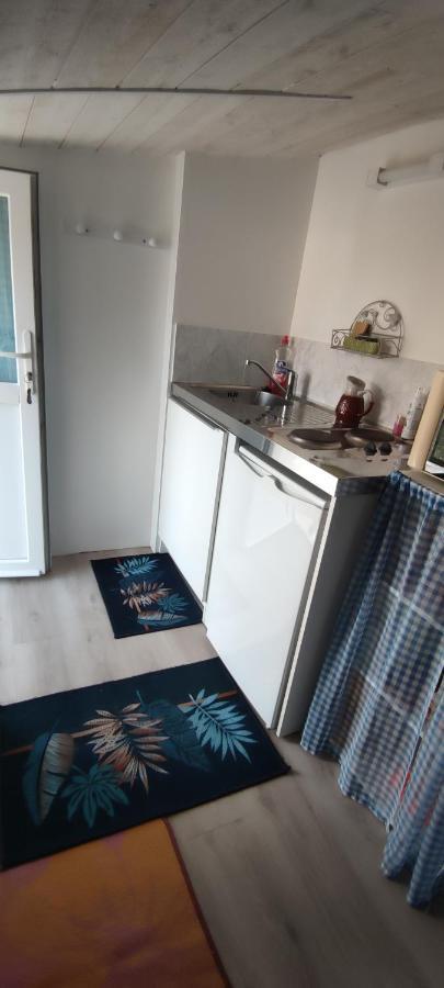 Studio Propre Et Cosy Le Mesnil-en-Vallée Eksteriør billede